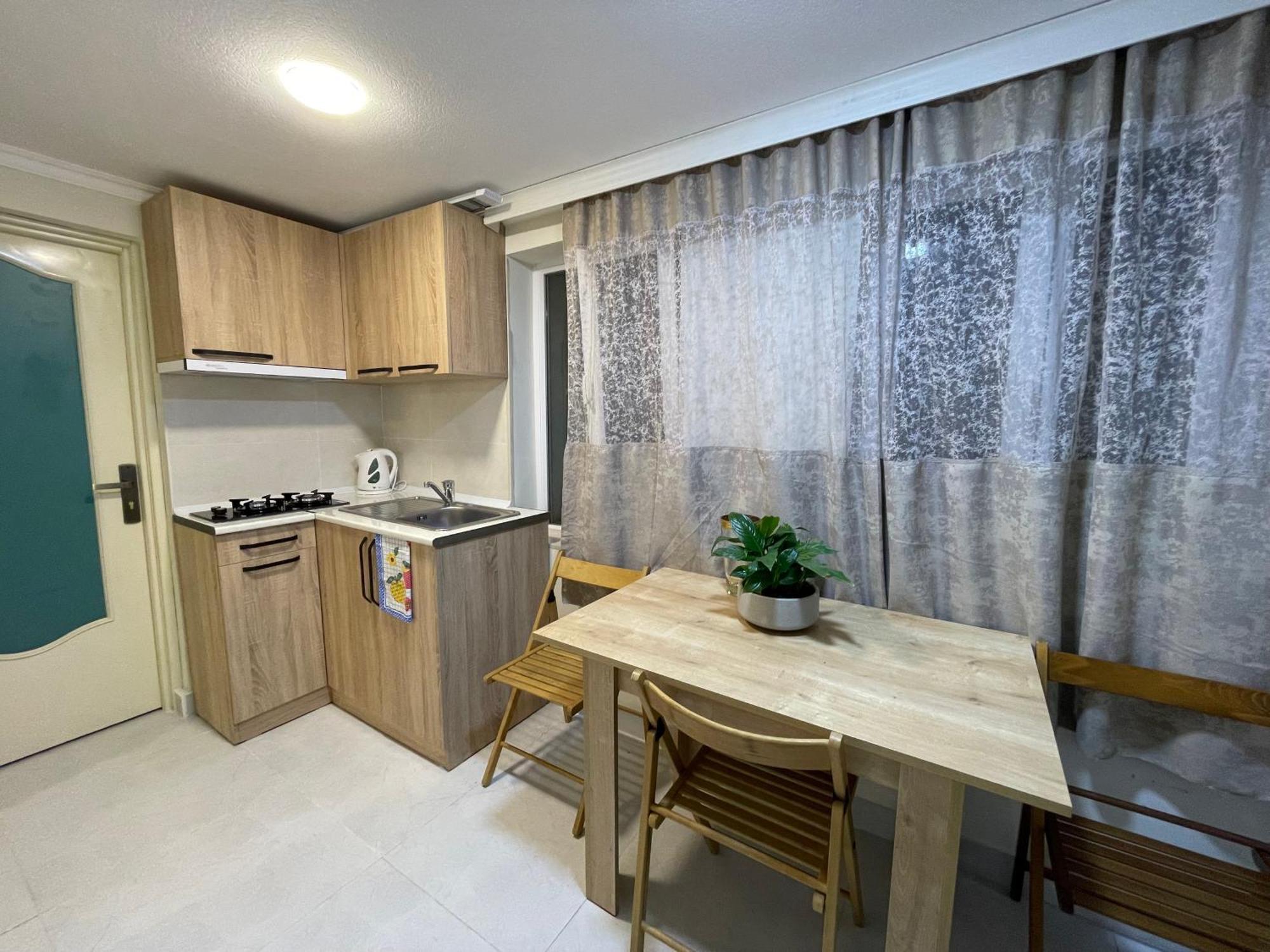 White Stones Apartment Kutaisi Ngoại thất bức ảnh
