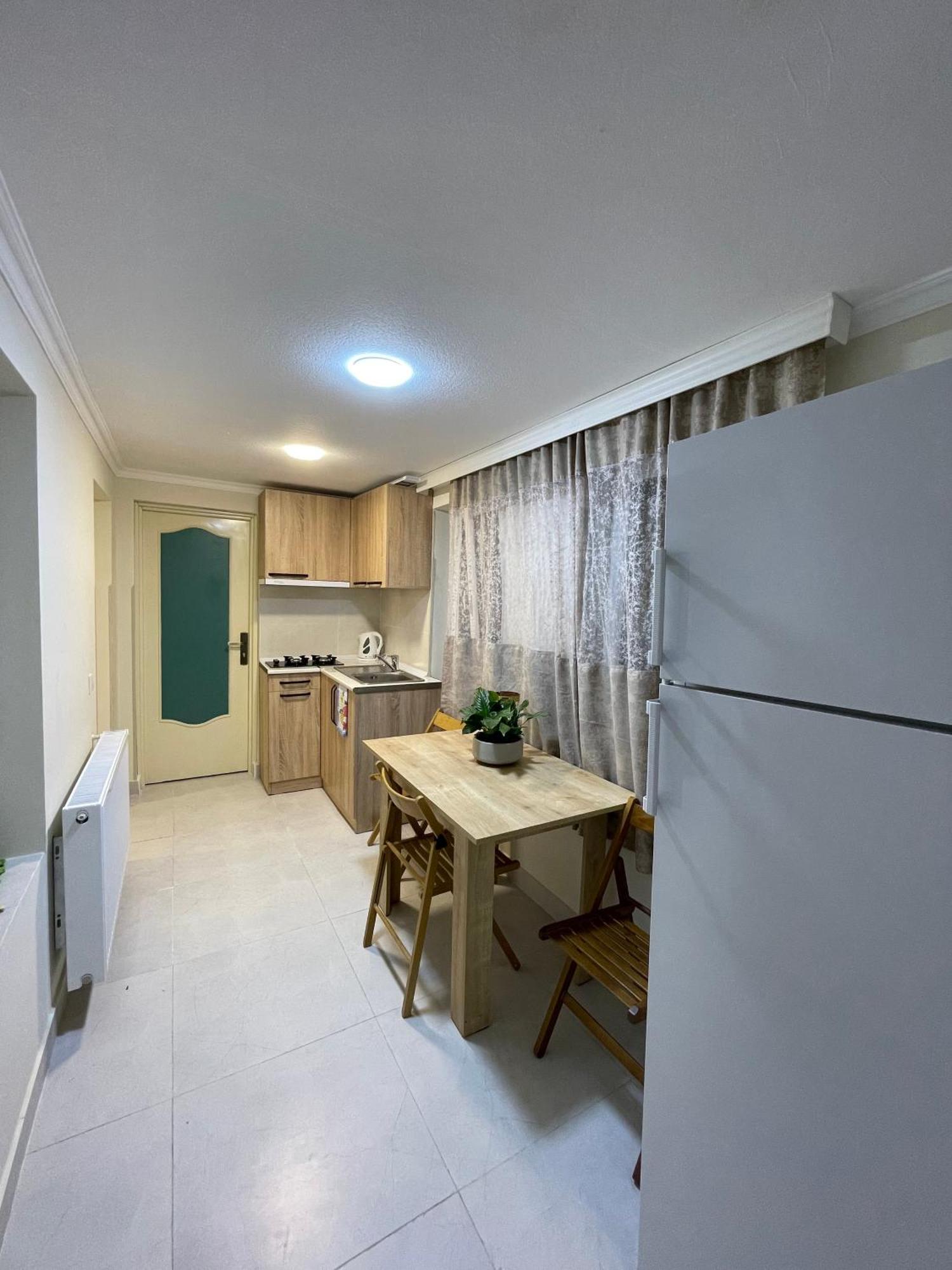 White Stones Apartment Kutaisi Ngoại thất bức ảnh