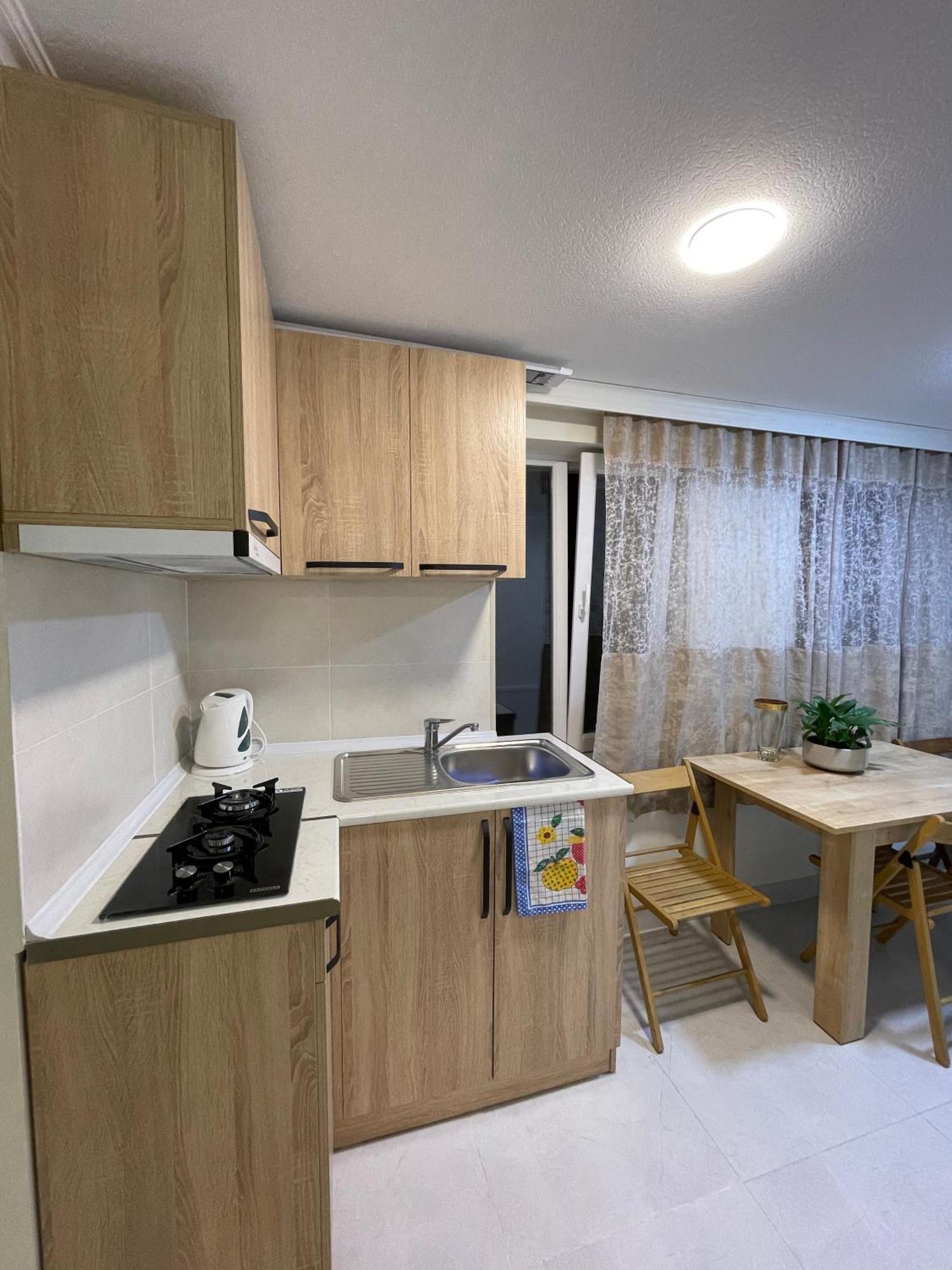 White Stones Apartment Kutaisi Ngoại thất bức ảnh